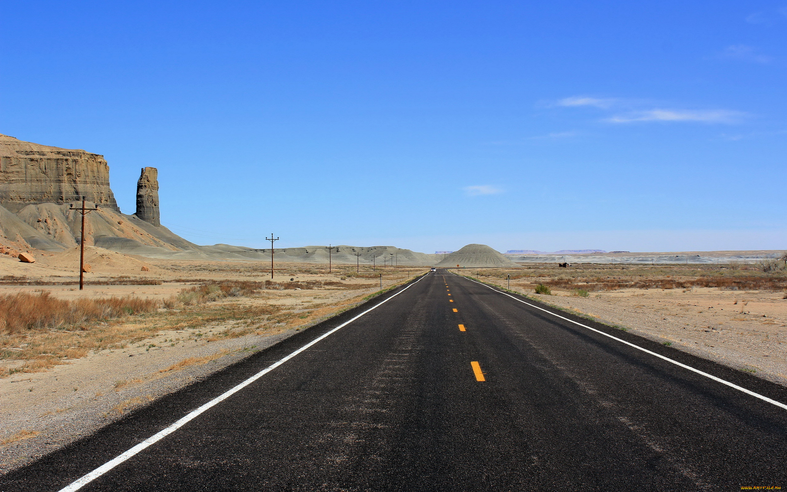 Desert road. Пустынная дорога. Обои дорога. Трасса в пустыне. Пейзаж дорога.